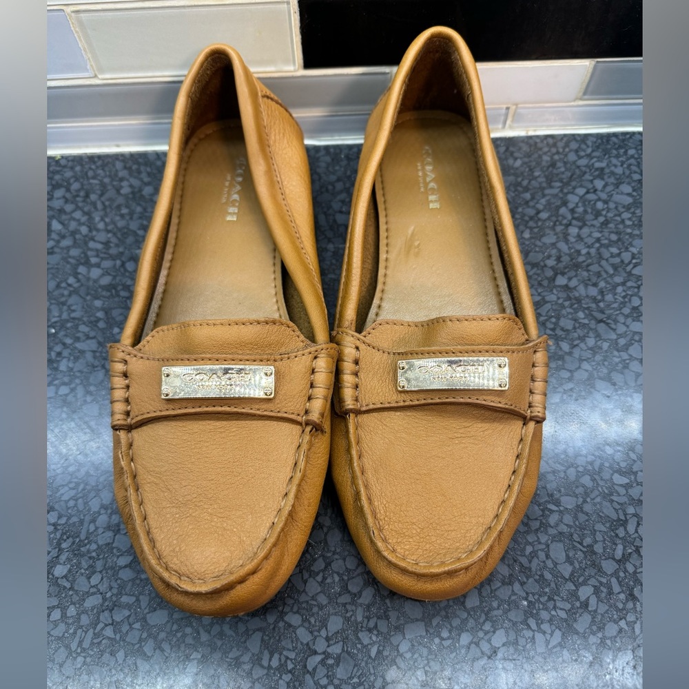 Coach NEW Loafer flats 5.5